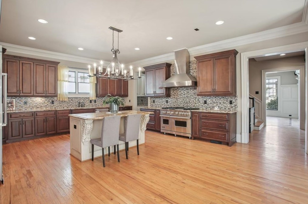 1121 Wimberly Rd, Atlanta GA  30319-2636 exterior