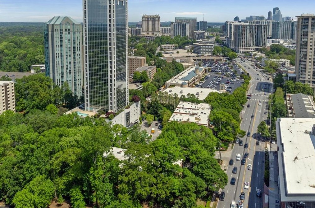2814 Peachtree Rd, Atlanta GA  30305-2910 exterior