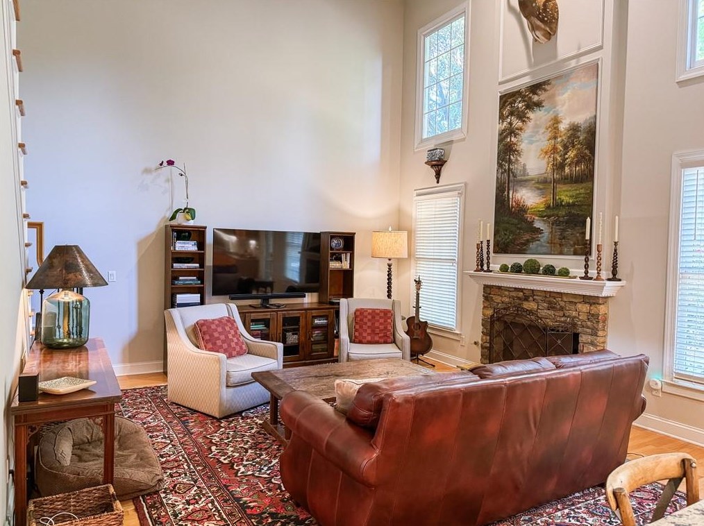 2710 Vinings Oak Dr, Atlanta GA  30339-1581 exterior