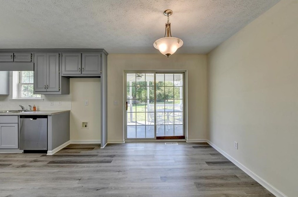 3121 Sardis Rd, Gainesville GA 30506-2013 exterior