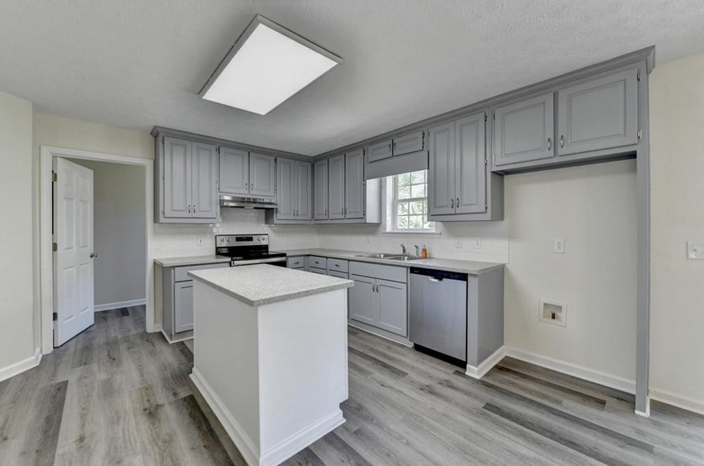 3121 Sardis Rd, Gainesville GA 30506-2013 exterior