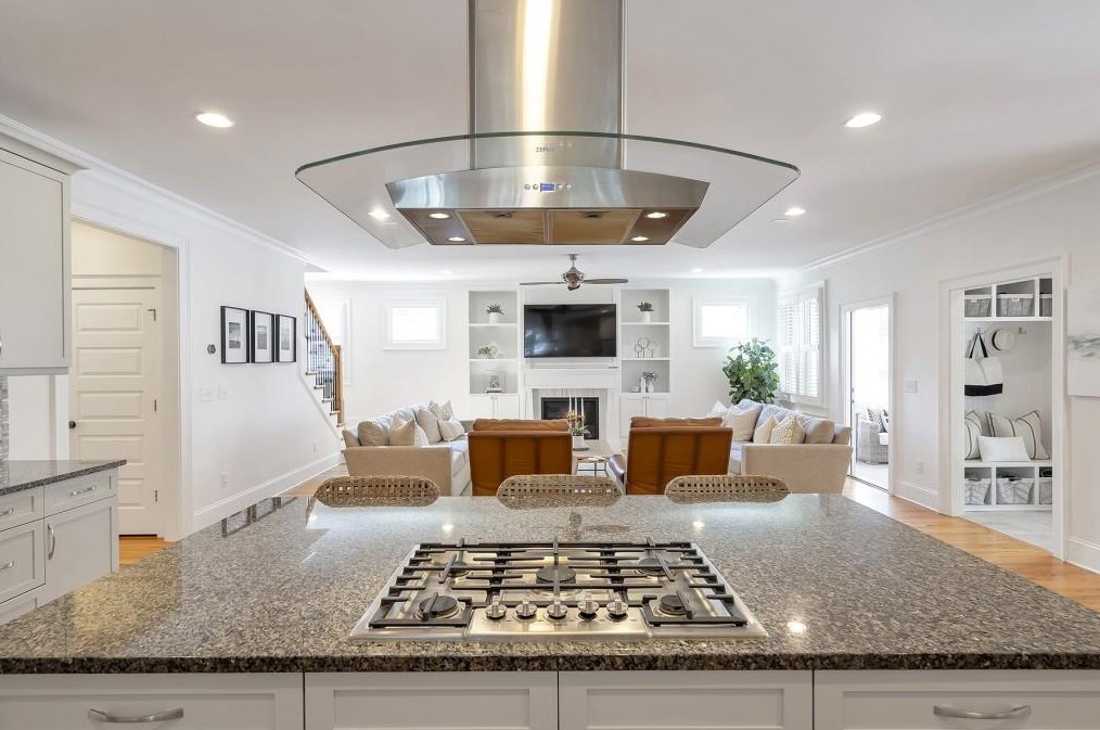 480 Eastland Dr, Decatur GA  30030-1441 exterior