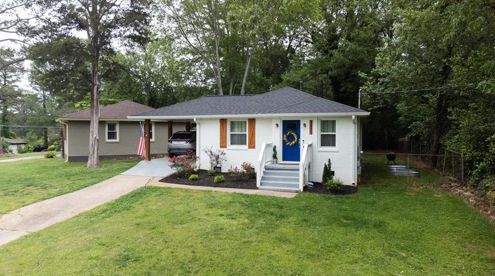 2132 Miriam Ln, Decatur GA  30032-5565 exterior