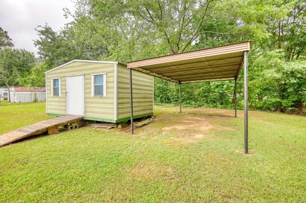 107 Adrian Dr, Stockbridge GA  30281-3009 exterior