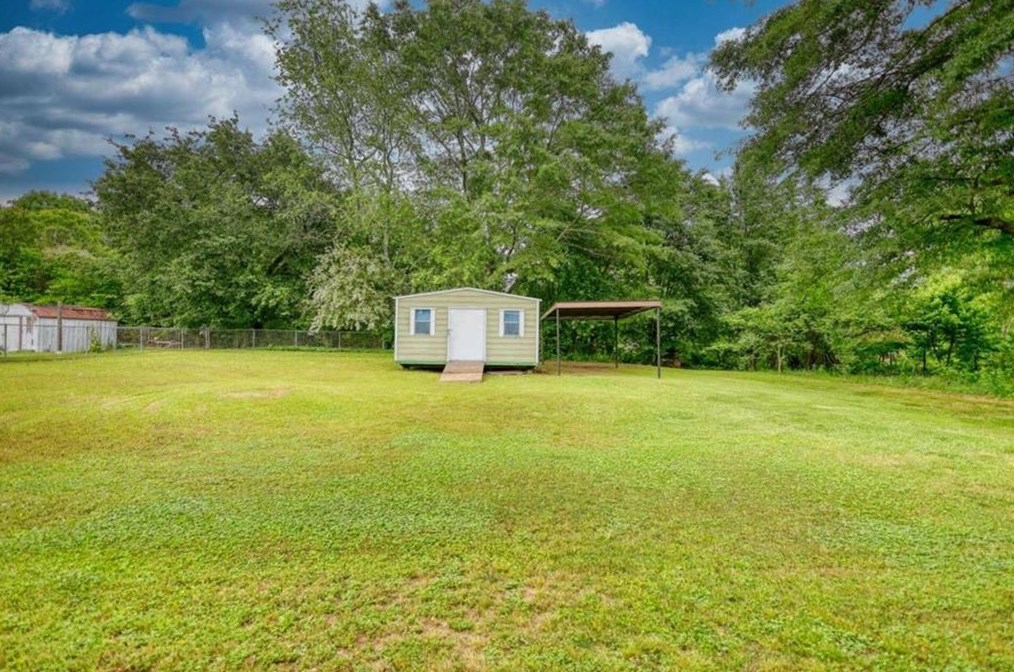 107 Adrian Dr, Stockbridge GA  30281-3009 exterior