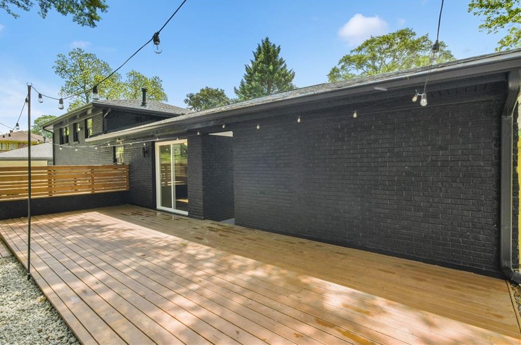 2010 Yucca Dr, Decatur GA  30032-5837 exterior