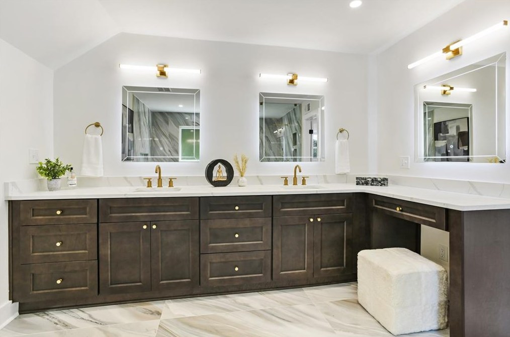 2010 Yucca Dr, Decatur GA  30032-5837 exterior