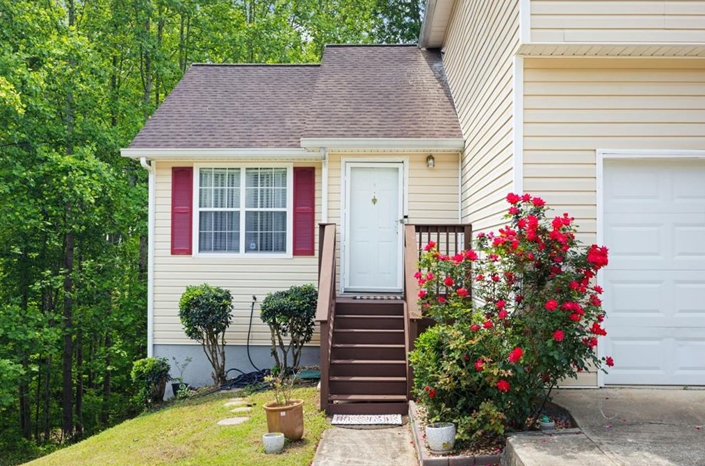 3299 Winds Trl, Douglasville GA  30135-8205 exterior