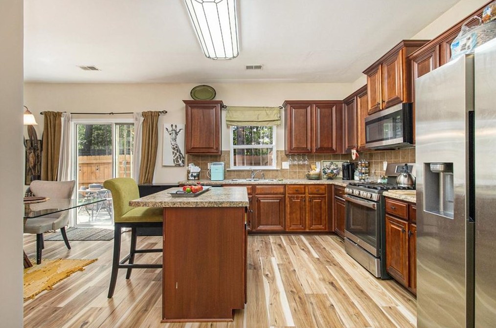 3789 Hempstead Way, Atlanta GA  30331-5268 exterior