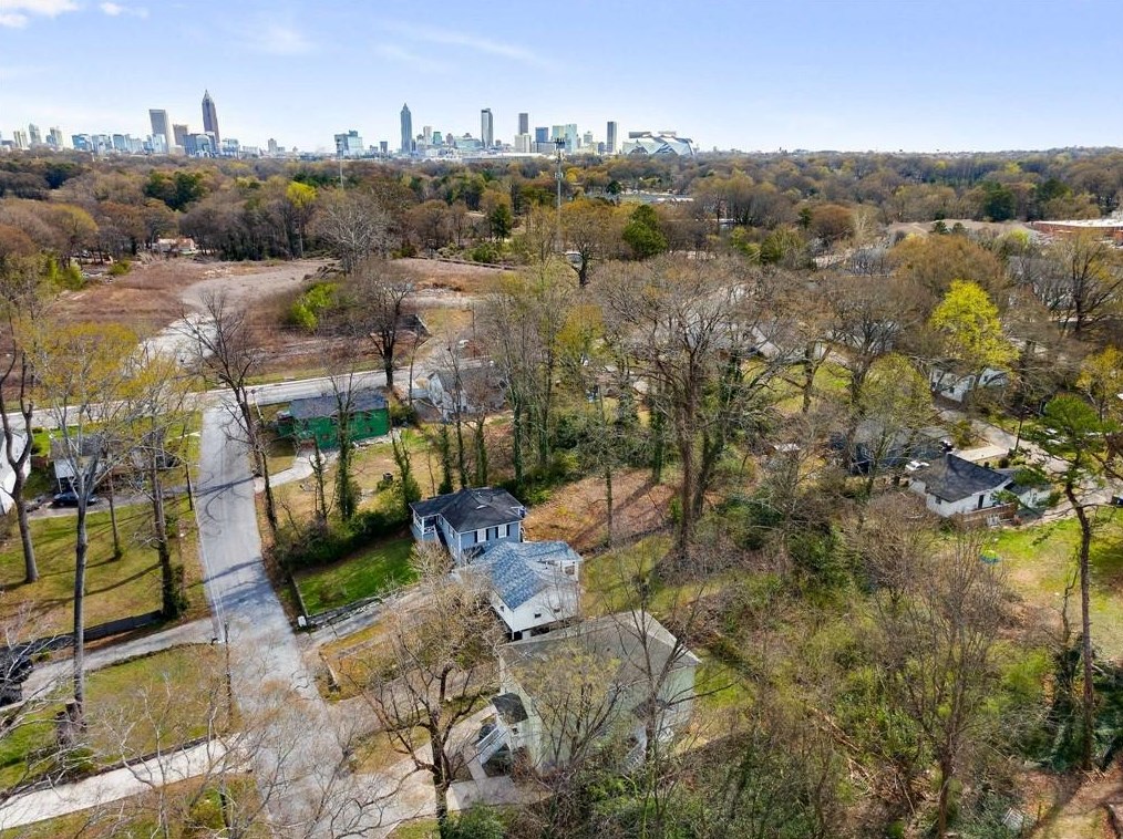 1396 Kennesaw Dr, Atlanta GA  30318-6552 exterior