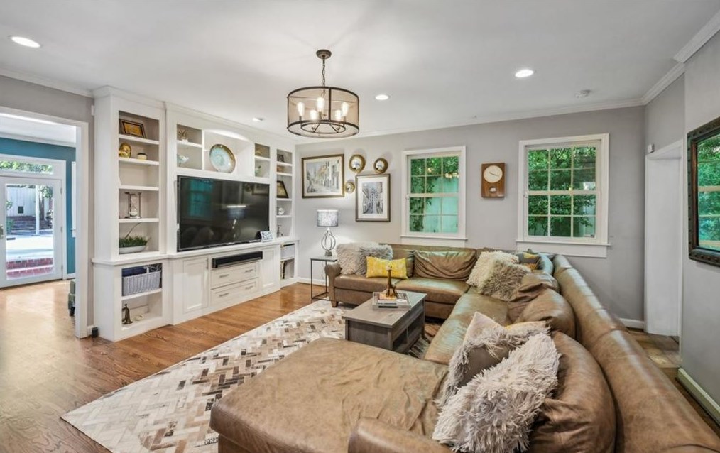 23 Brookhaven Dr, Atlanta GA  30319-1143 exterior