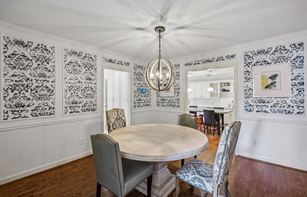 23 Brookhaven Dr, Atlanta GA  30319-1143 exterior