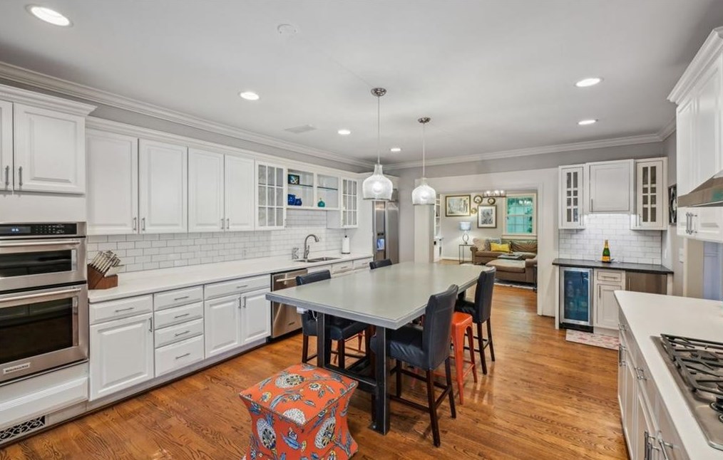 23 Brookhaven Dr, Atlanta GA  30319-1143 exterior