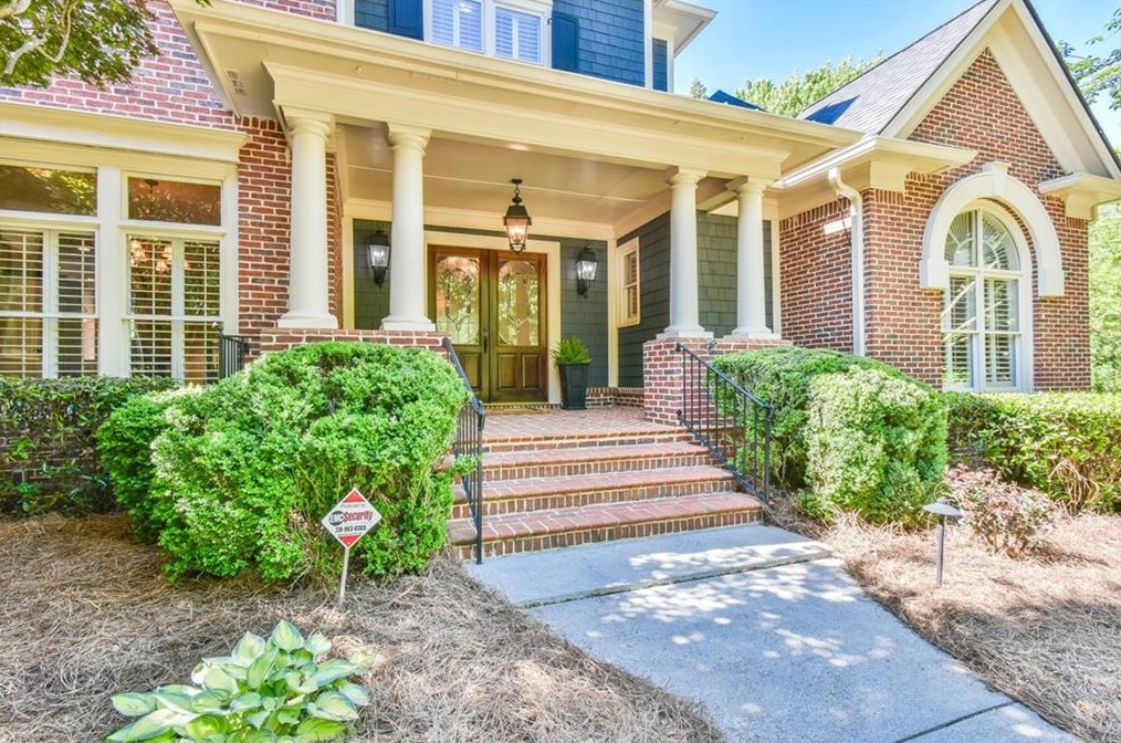 2433 Thurleston Ln, Duluth GA 30097-7470 exterior