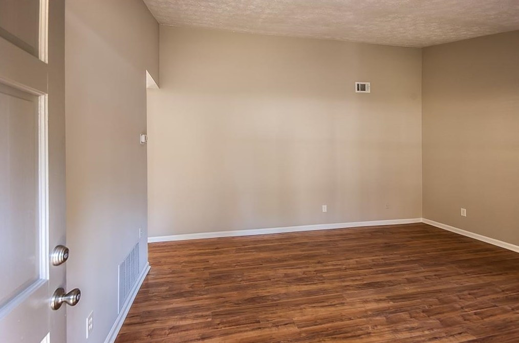 520 Jon Scott Dr, Alpharetta GA  30009-2125 exterior