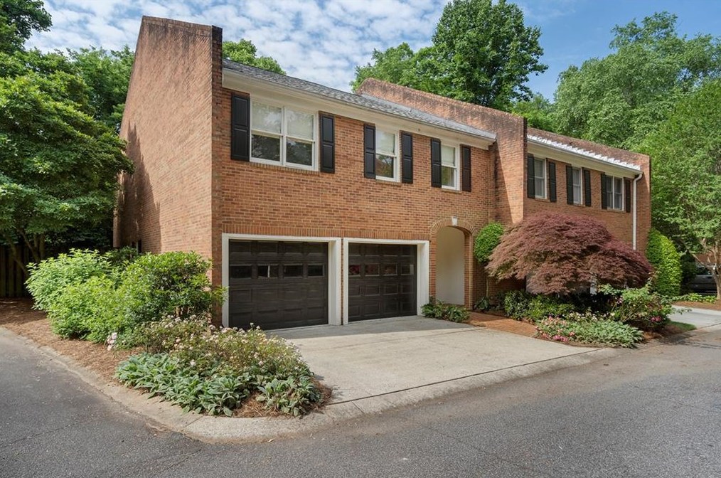 3873 Roswell Rd, Atlanta GA  30342-4433 exterior