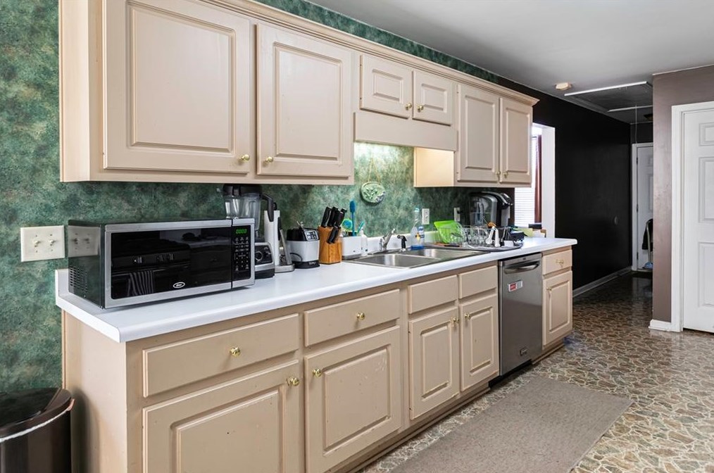 1610 Nottingham Way, Conyers GA  30094-4225 exterior