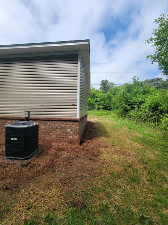 121 Lndg Dr, Calhoun GA 30701-8345 exterior