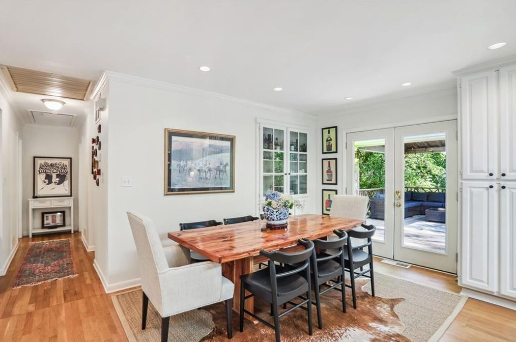 2502 Asbury Ct, Decatur GA  30033-3700 exterior