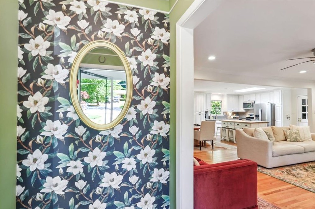 2502 Asbury Ct, Decatur GA  30033-3700 exterior