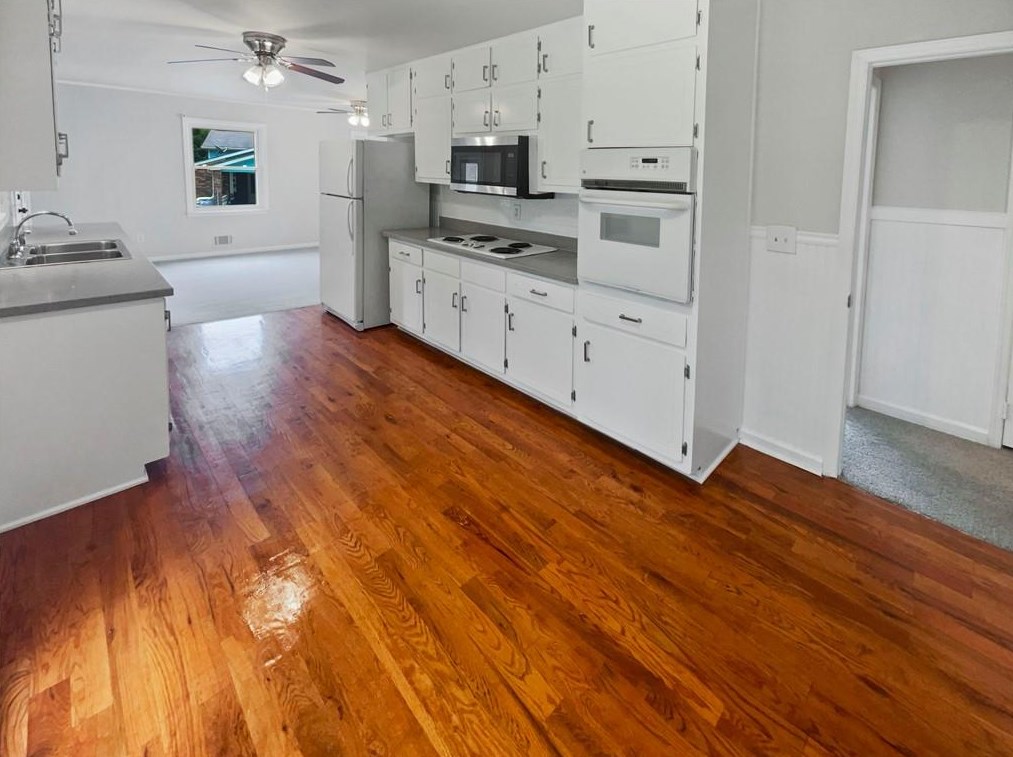 1372 Drayton Wood Dr, Tucker GA 30084-7921 exterior