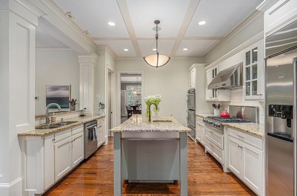 136 Hardeman Rd, Atlanta GA  30342-2532 exterior