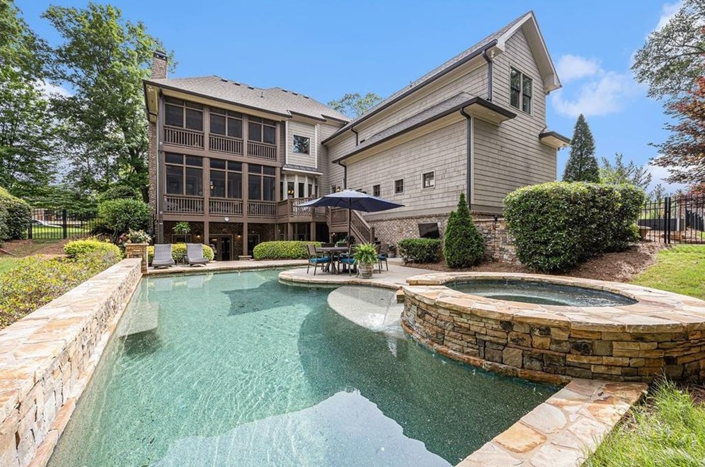 136 Hardeman Rd, Atlanta GA  30342-2532 exterior