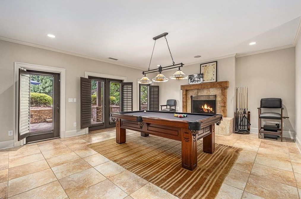 136 Hardeman Rd, Atlanta GA  30342-2532 exterior