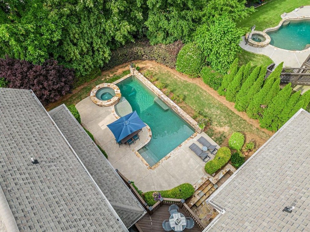 136 Hardeman Rd, Atlanta GA  30342-2532 exterior