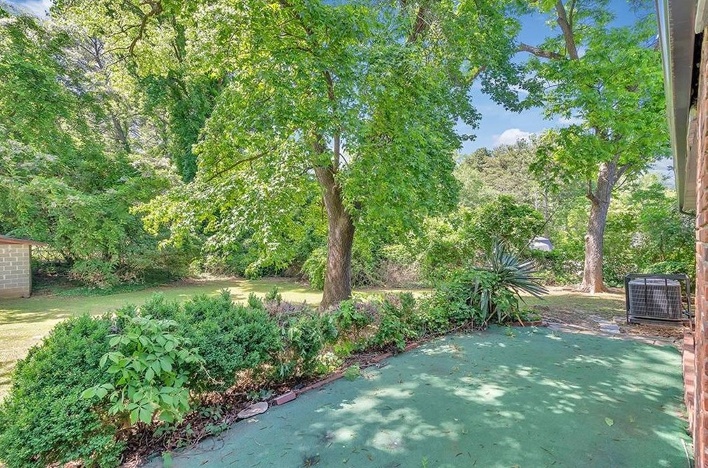 4417 Herschel Rd, Atlanta GA  30337-4903 exterior