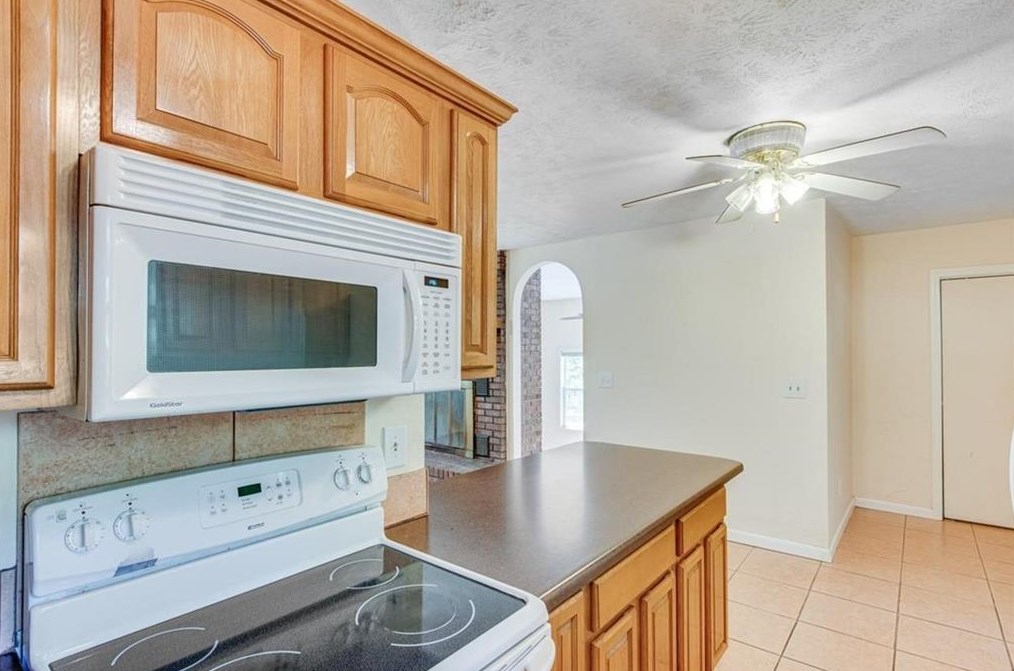 5434 Marlow Dr, Gainesville GA 30501-7010 exterior