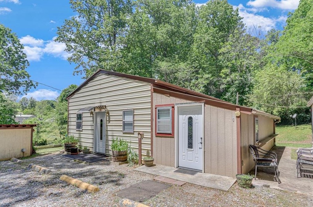 5434 Marlow Dr, Gainesville GA 30501-7010 exterior