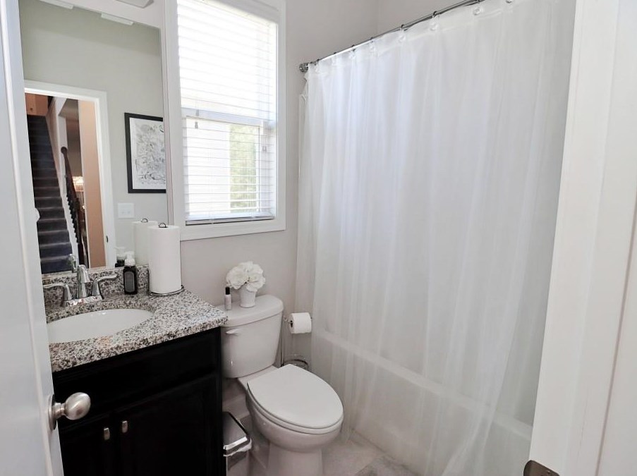 2532 Ozella Pl, Atlanta GA  30331-8095 exterior
