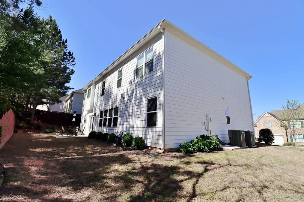 2532 Ozella Pl, Atlanta GA  30331-8095 exterior