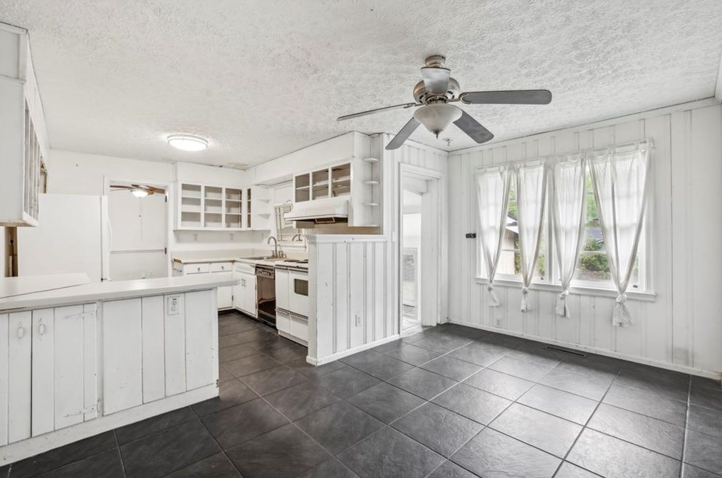 1954 Woodbine Ter, Atlanta GA  30329-2726 exterior