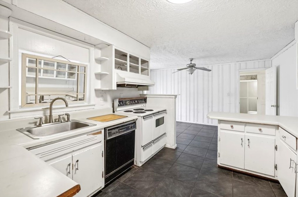 1954 Woodbine Ter, Atlanta GA  30329-2726 exterior
