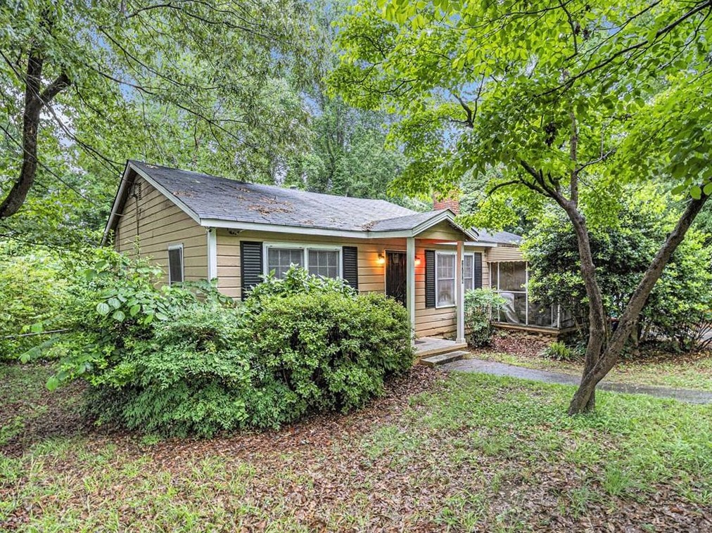 1786 Glenhaven Cir, Decatur GA  30035-1707 exterior