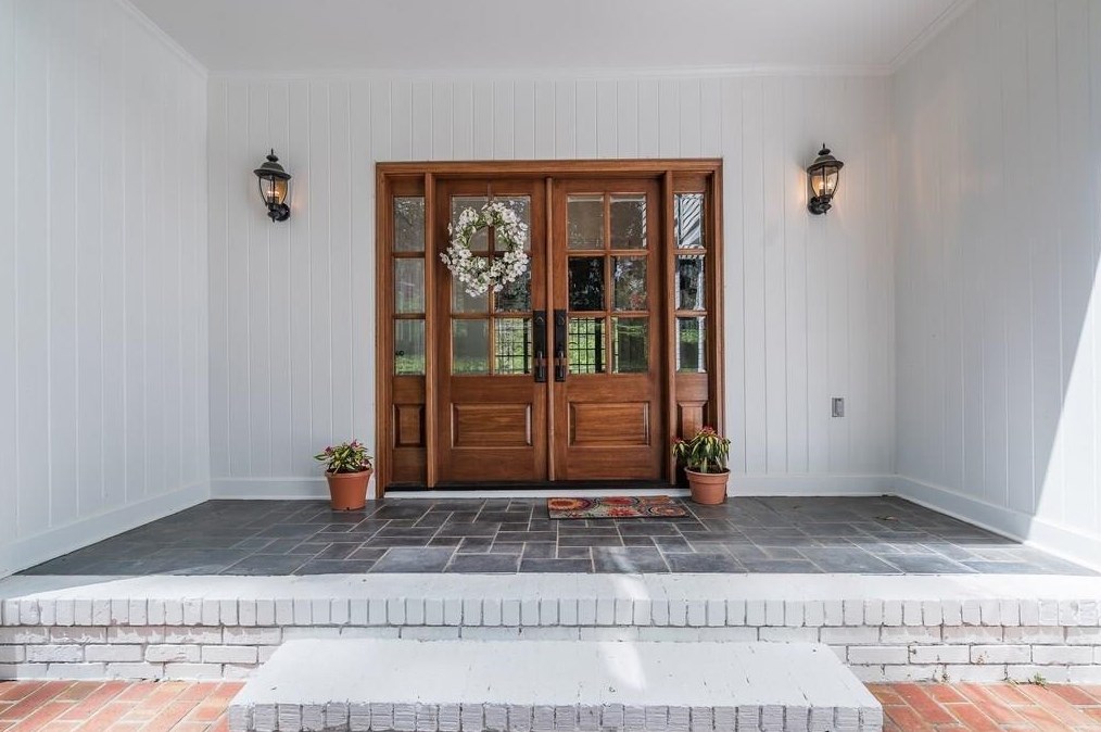 5300 New London Trce, Atlanta GA  30327-4966 exterior