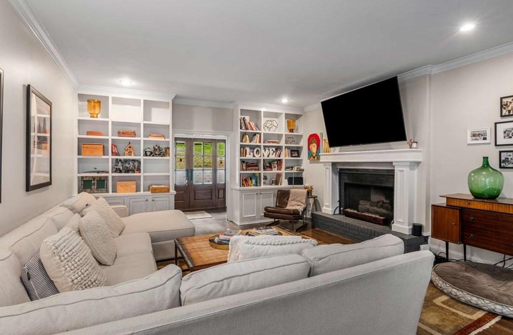 5300 New London Trce, Atlanta GA  30327-4966 exterior