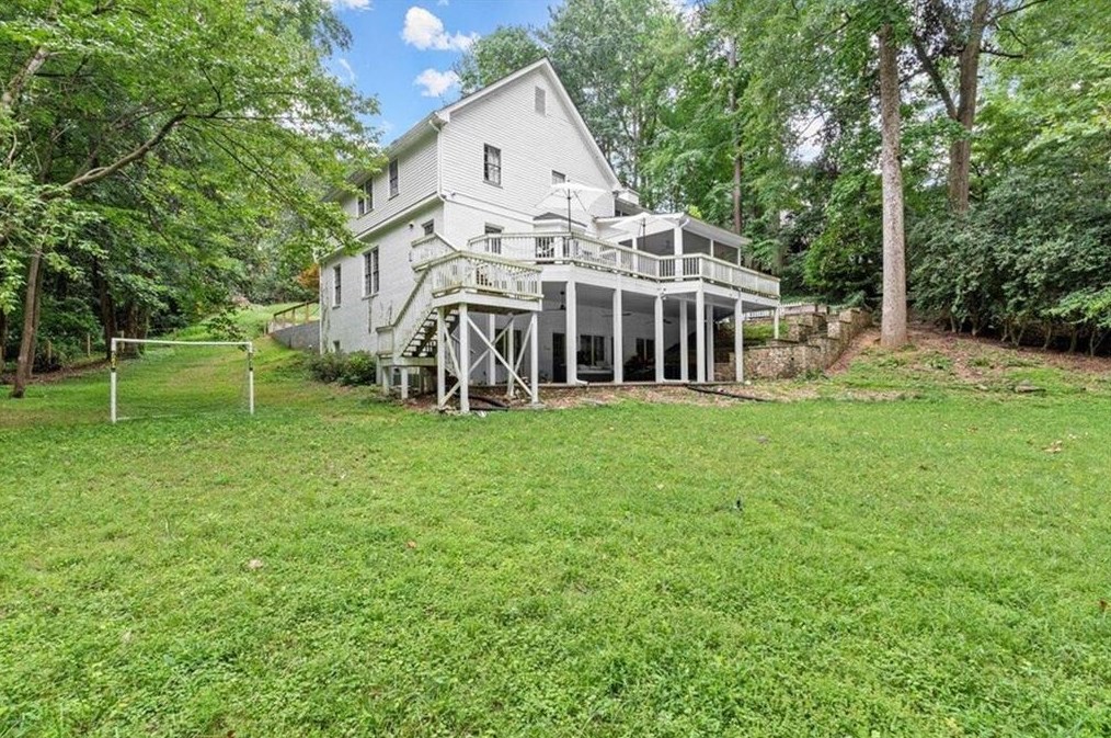 5300 New London Trce, Atlanta GA  30327-4966 exterior