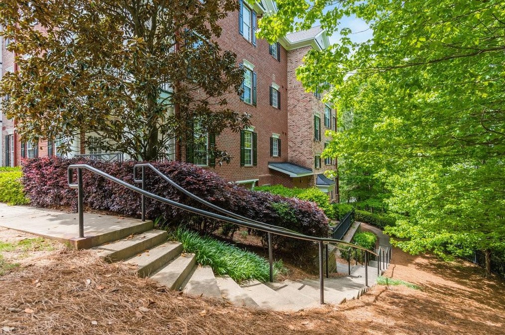4955 Ivy Ridge Dr, Atlanta GA  30339-1369 exterior