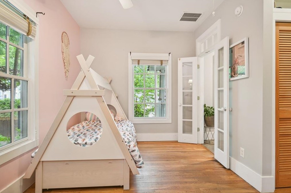 137 Ridgeland Ave, Decatur GA  30030-2055 exterior