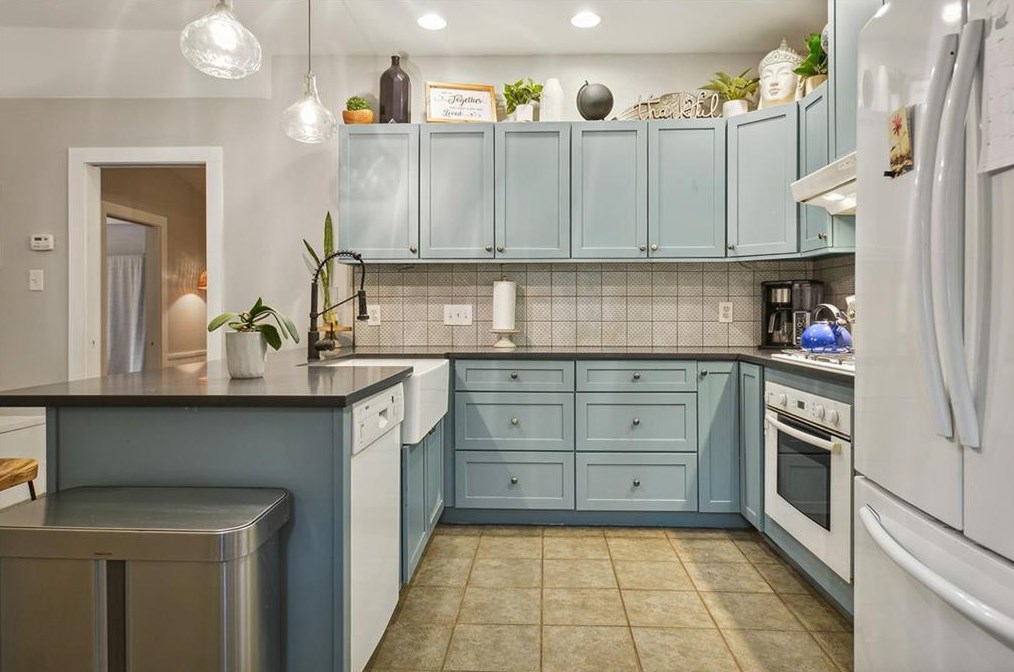 137 Ridgeland Ave, Decatur GA  30030-2055 exterior