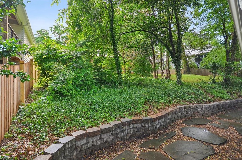 137 Ridgeland Ave, Decatur GA  30030-2055 exterior