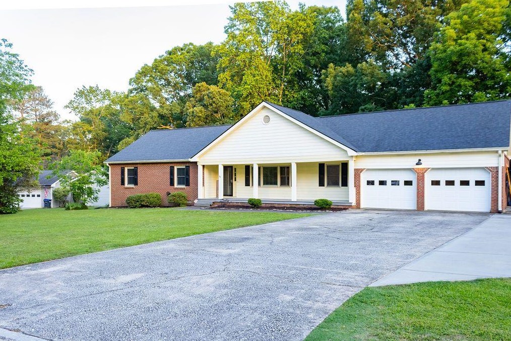 1706 Ramble Wood Way, Lithonia GA 30078-2190 exterior