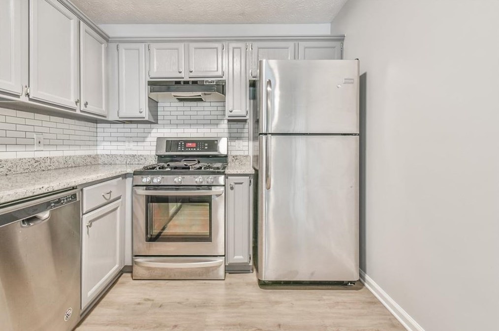 2920 Barnwood Xing, Duluth GA 30097-2184 exterior