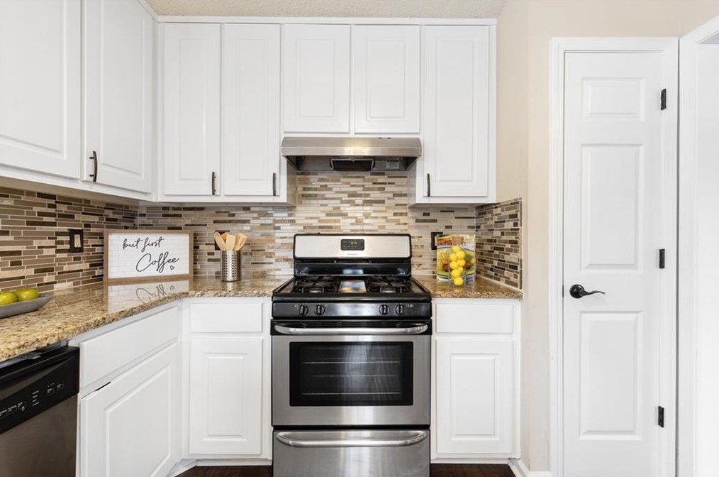 6634 Chesepeake Trl, Rex GA  30273-2224 exterior