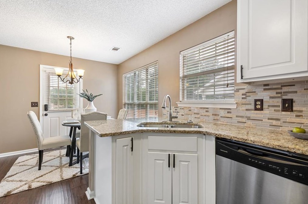 6634 Chesepeake Trl, Rex GA  30273-2224 exterior