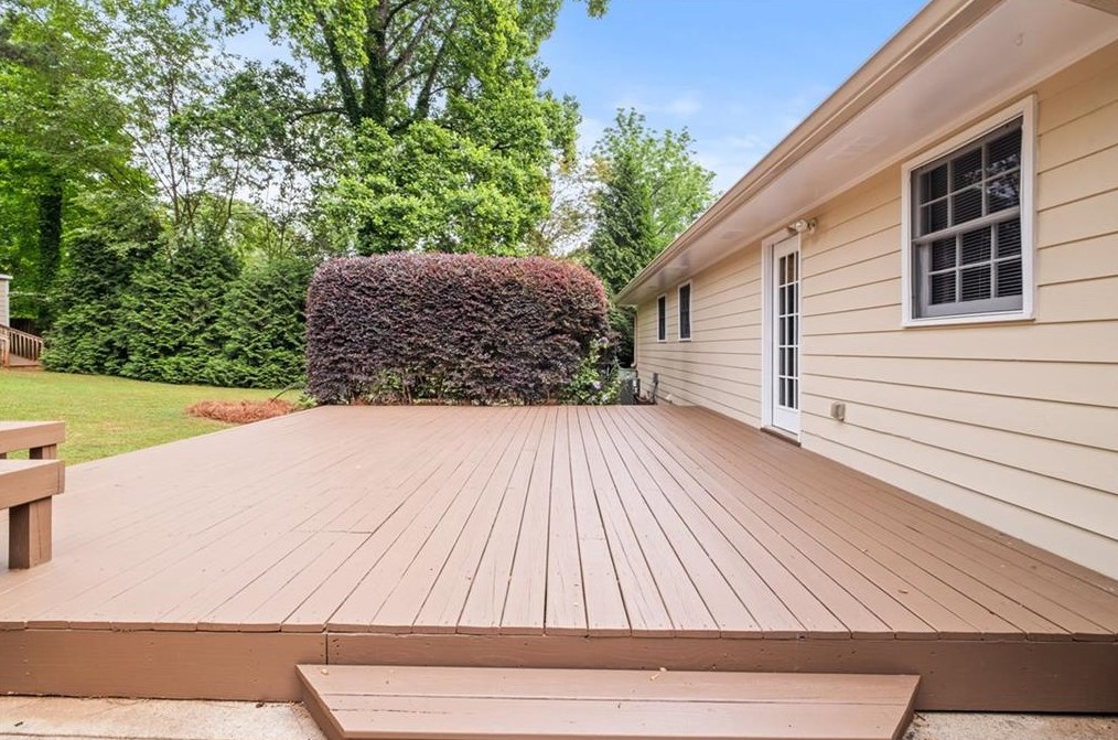 3710 Cooper Lake Rd, Smyrna GA  30082-3316 exterior