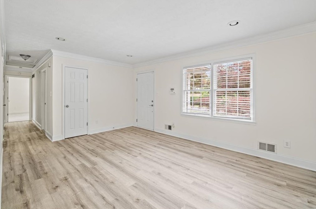 3710 Cooper Lake Rd, Smyrna GA  30082-3316 exterior